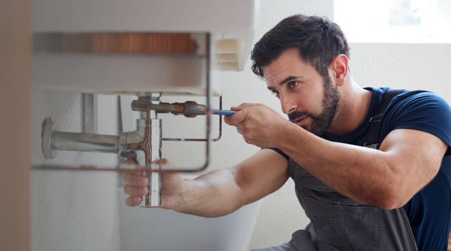 Water heater leaking fix in Deaver, WY